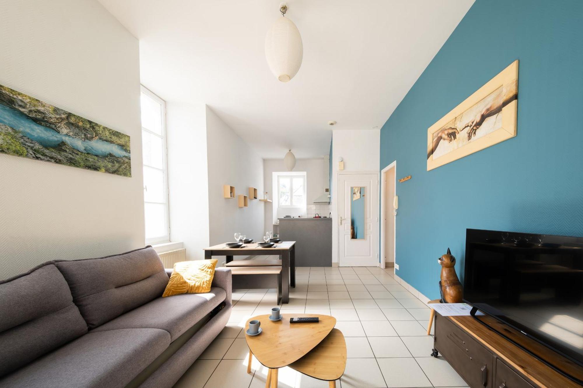 nid douillet 4places 2lits cœur de ville logement Hote-Zen wifi Segré Extérieur photo
